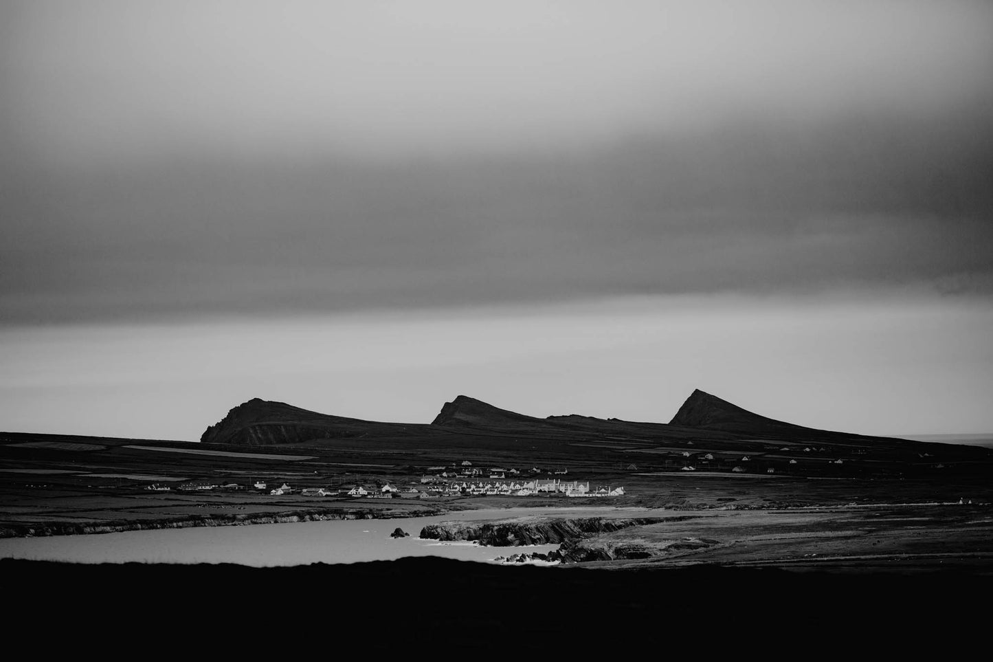 Three Sisters / An Triúr Deirféar